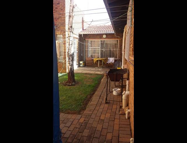 3 BEDROOM PROPERTY TO RENT IN BEYERS PARK